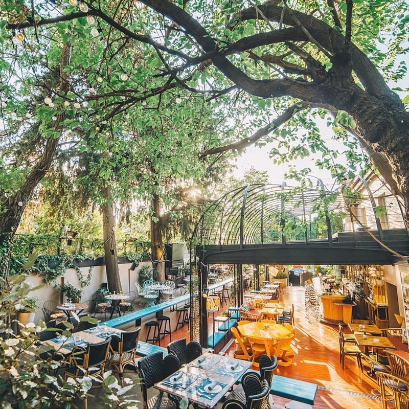 Μαγαζιά με αυλή: 7 υπέροχα μαγαζάκια της Αθήνας με κήπο και αυλή