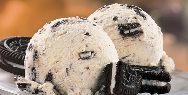 Σπιτικό παγωτό: Cookies, με 4 υλικά, σε 4 βήματα, χωρίς παγωτομηχανή!