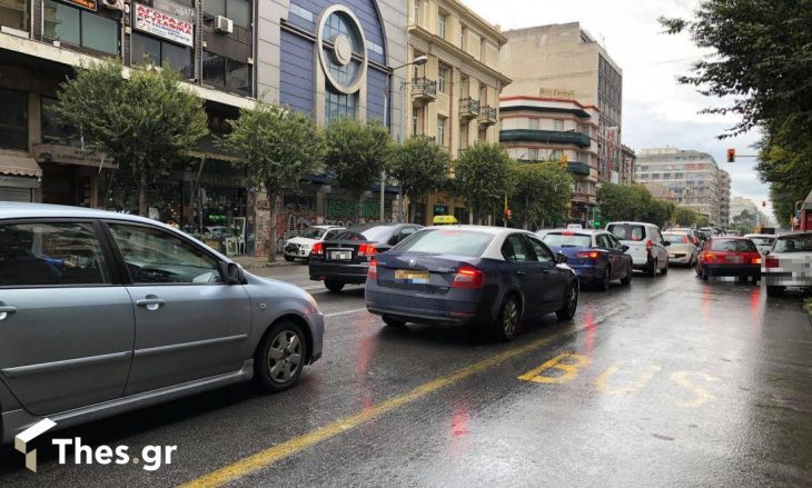 Θεσσαλονίκη κίνηση: Κίνηση και διπλοπαρκαρισμένα αυτοκίνητα