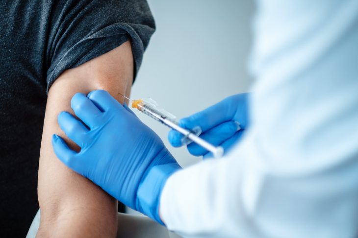 Εμβόλιο κορονοϊού: Αναβάλλονται οι εμβολιασμοί σε Αττική και Εύβοια