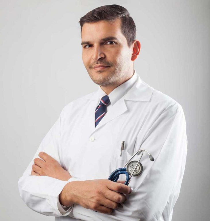 Πέτρος Μπαγγέας: Ο νεαρός Έλληνας χειρούργος που επινόησε πατέντα που αλλάζει για πάντα την παγκόσμια ιατρική