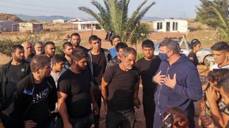 Καταδίωξη Πέραμα: Τζανακόπουλος και κλιμάκιο ΣΥΡΙΖΑ στην οικία του νεκρού Ρομά
