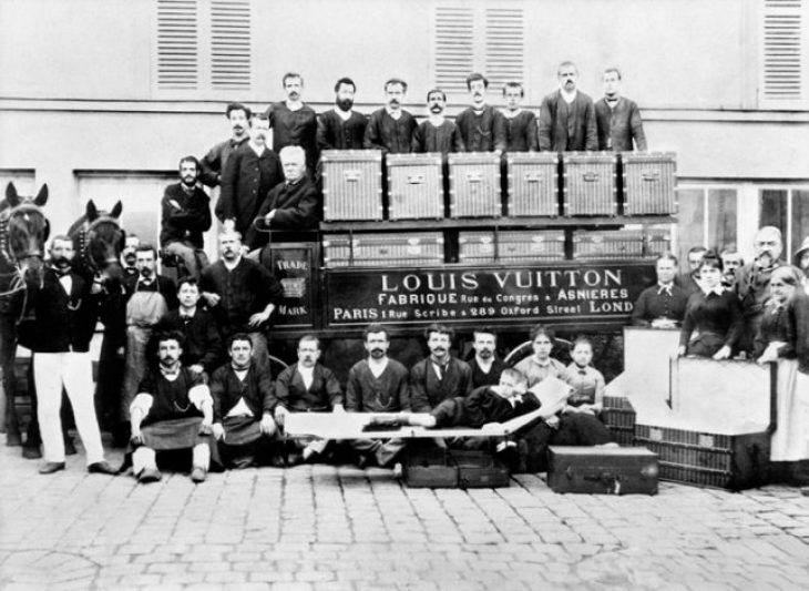 Πώς ο Louis Vuitton κατάφερε να χτίσει μια αυτοκρατορία: Ο βιοπαλαιστής που περπάτησε μέχρι το Παρίσι
