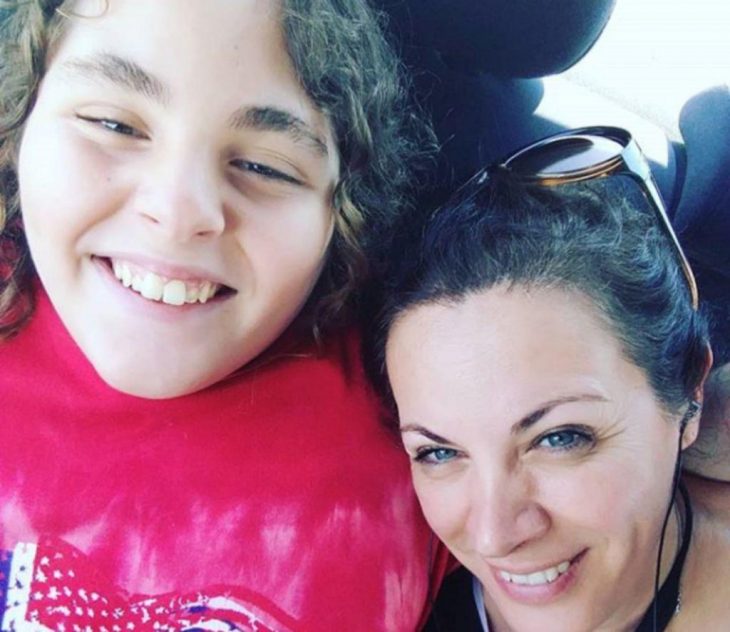 «Είμαι άπειρα ευτυχισμένη με το “διαφορετικό” παιδί μου»: Συγκινεί η Νένα Χρονοπούλου