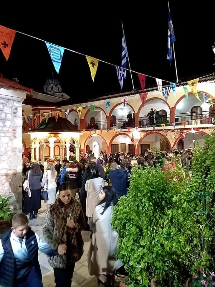 Εύβοια: Πλήθη λαού στην μονή του Οσίου Δαυίδ- Το μοναστήρι που σώθηκε από την φωτιά