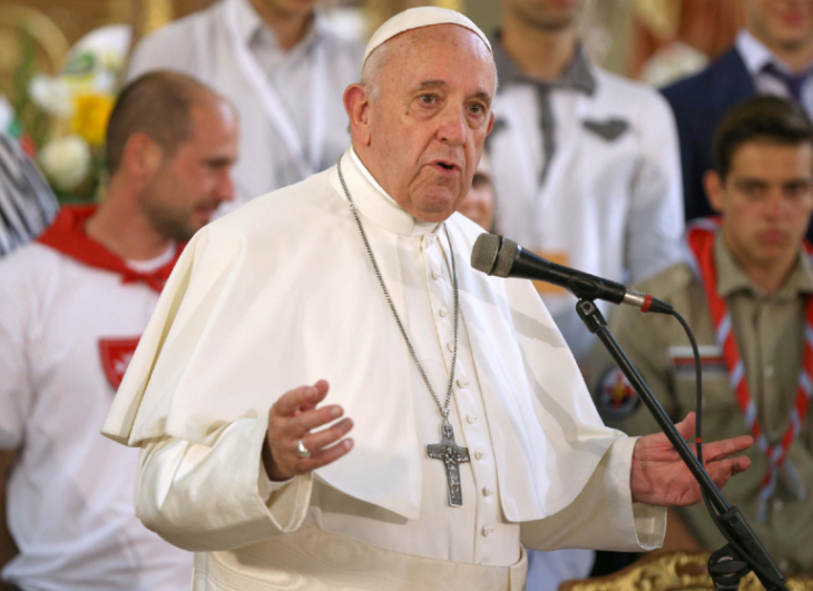 Γραφεία αιρέσεων Πειραιώς σε Πάπα: «Ντροπή σου»