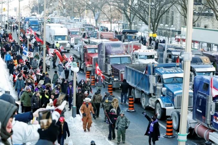 Καναδάς: Παγκόσμια εξέγερση προκαλεί η πορεία των φορτηγατζήδων