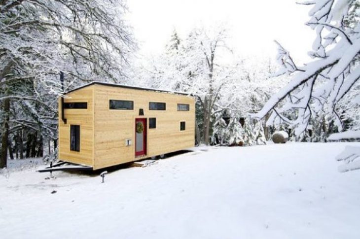 Σπίτι 19 τετραγωνικών: Ένα ζευγάρι έφτιαξε νέο σπίτι με μηδαμινά έξοδα και το εσωτερικό του έχει όλες τις ανέσεις