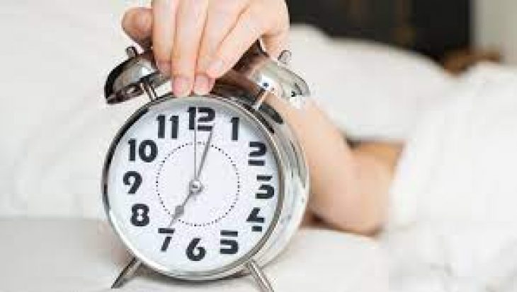 Πρωινό ξύπνημα: 17 κόλπα που πρέπει να κάνεις όταν ξυπνάς για να αισθάνεσαι ξεκούραστος όλη μέρα