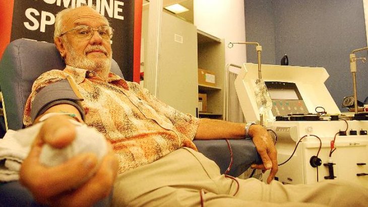 Αιμοδοσία: Ο «άνθρωπος με το χρυσό αίμα» που το δάνεισε πάνω από 1.000 φορές σε 60 χρόνια