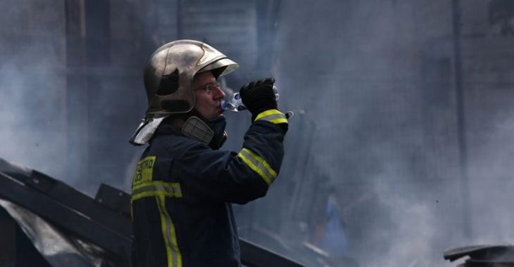 Άργος: Έκλεβαν προσωπικά αντικείμενα πυροσβεστών την ώρα που εκείνοι έδιναν μάχη με τις φλόγες
