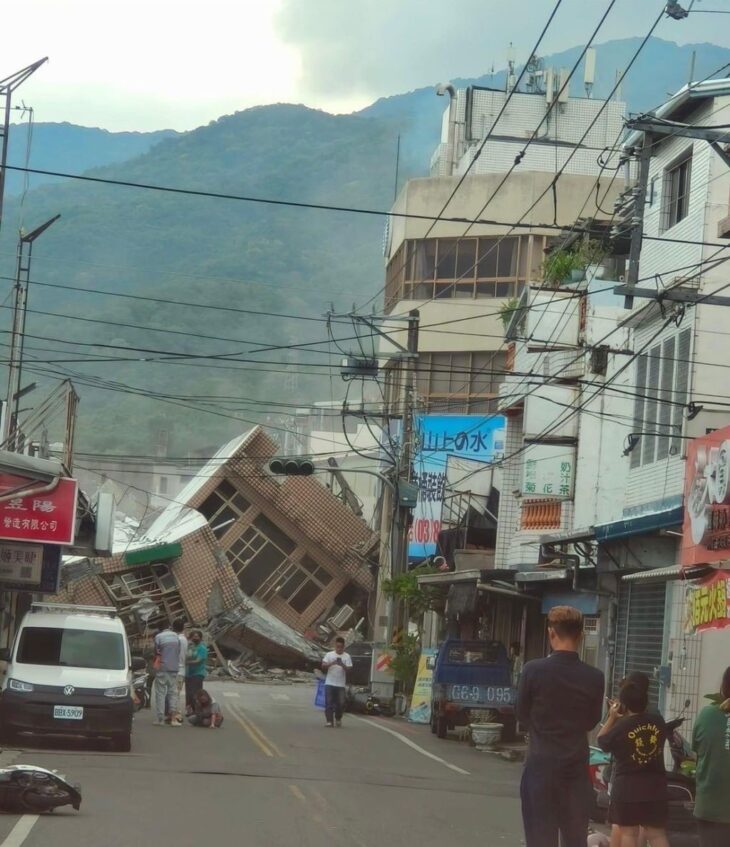 Δάκρυσε και ο Θεός: Εικόνες βιβλικής καταστροφής στην Ταϊβάν μετά τον σεισμό των 7,2 Ρίχτερ