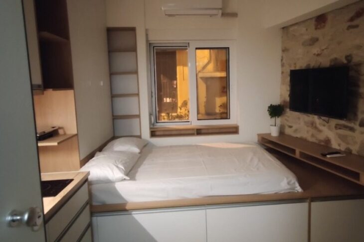 Το μικρότερο σπίτι της Αθήνας: Διαμέρισμα μόλις 11τμ στο Παγκράτι θυμίζει δωμάτιο πολυτελούς ξενοδοχείου