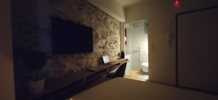 Το μικρότερο σπίτι της Αθήνας: Διαμέρισμα μόλις 11τμ στο Παγκράτι θυμίζει δωμάτιο πολυτελούς ξενοδοχείου